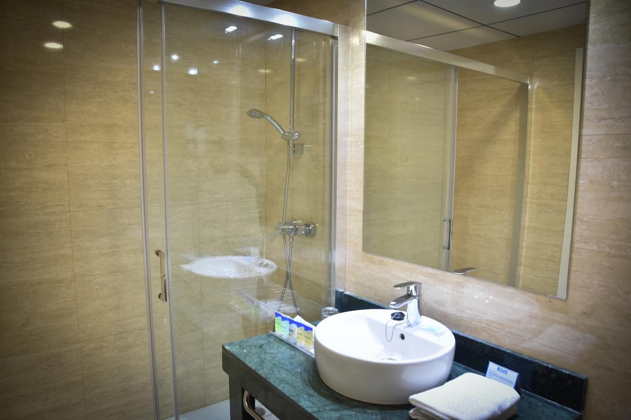 Double or Twin Room Sea View